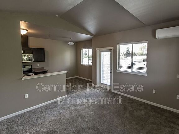 3rd image of 4225 Hawthorne Ave NE APT 316
