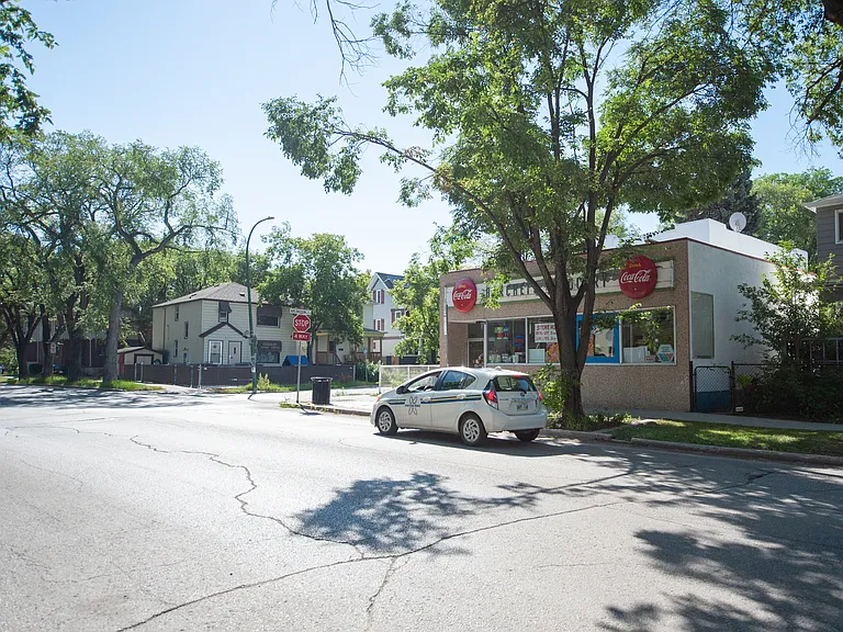 129 Lenore St #14 — Photo 35