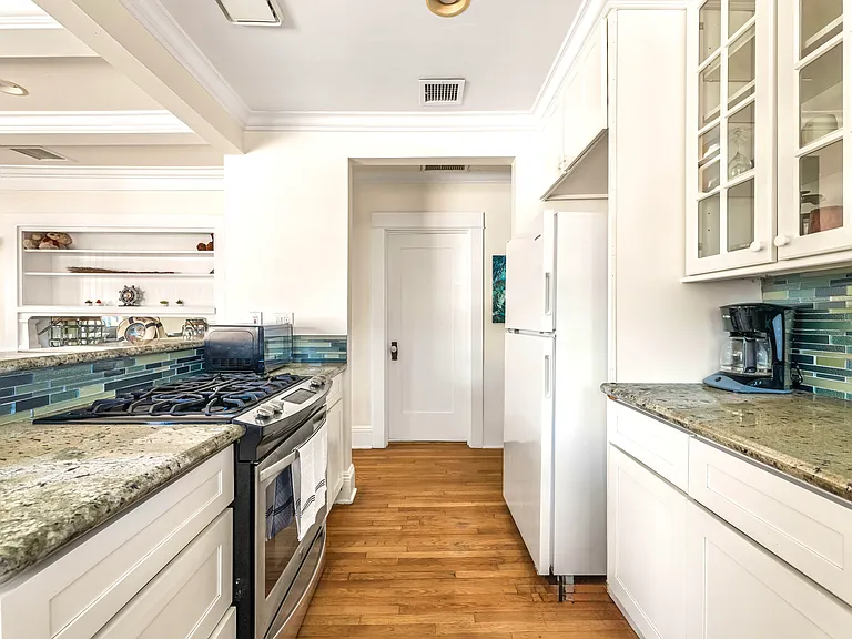 841 E Ocean Blvd — Photo 14