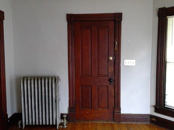 3rd image of 456 N Chatham St
