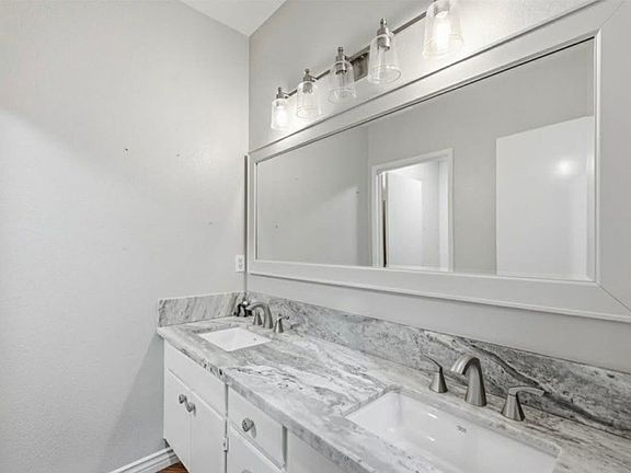 5th image of 24884 Butterchurn Rd