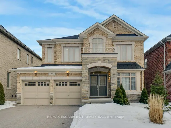 39 Avanti Cres, Hamilton, ON L8B 1W7