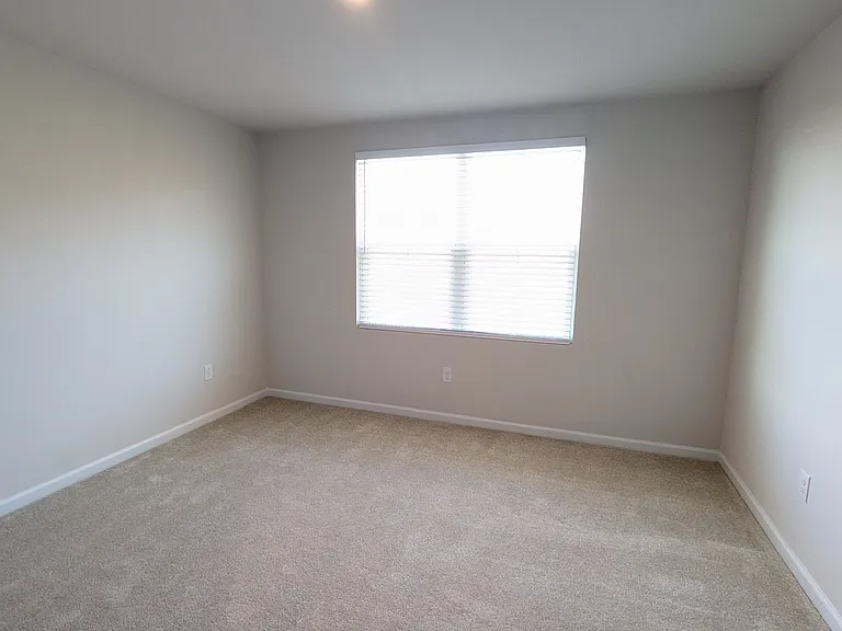 289 Hamilton Ln — Photo 8