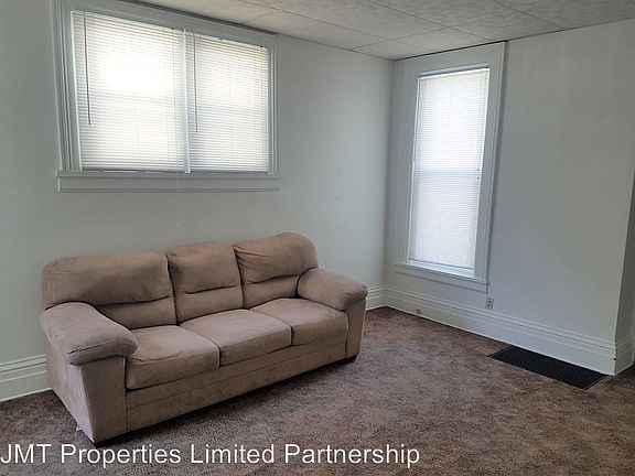 4th image of 327 W 9th St APT 1W