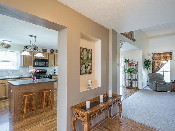 5th image of 4356 Edgarton Dr