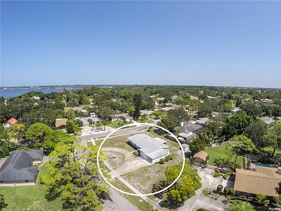 2nd image of 1201 Santiago Dr