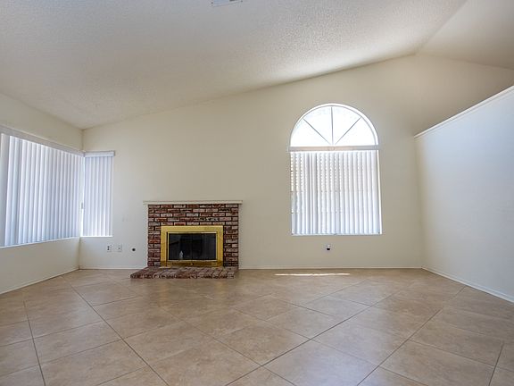 3rd image of 14817 Woodland Dr
