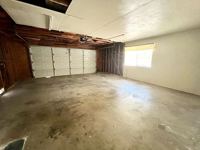 2163 Missouri St — Photo 24