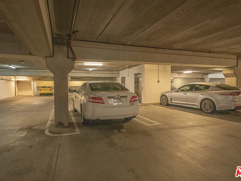 626 E Orange Grove Ave #105 — Photo 37