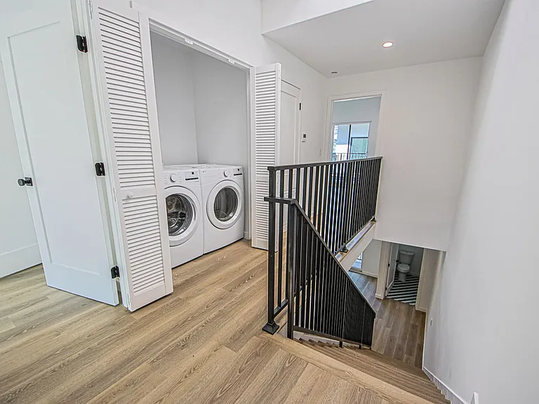 5233 Satsuma Ave — Photo 24