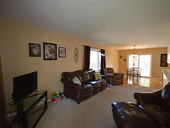 2nd image of 815 E Main St