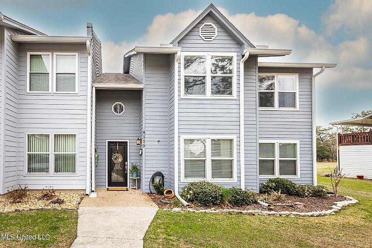 1st image of 8119 Fairway Villa Dr