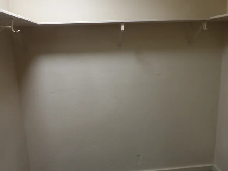 1716 N Jordan Ave — Photo 14