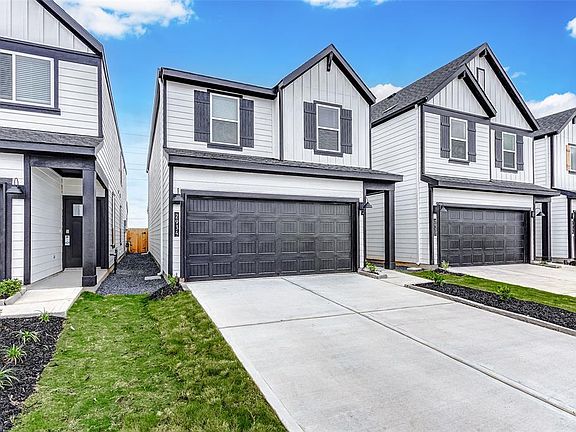 2nd image of 2934 Crown Gate Dr