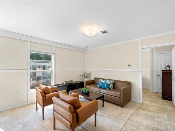 2200 Jewell Ln Space 16, Redding, CA 96001
