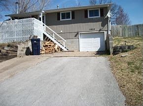 2nd image of 1520 Hilldale Dr