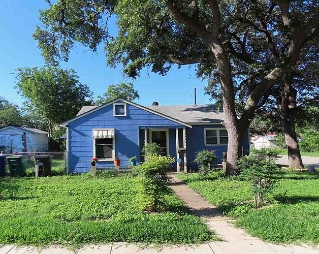 1st image of 204 Christine Dr