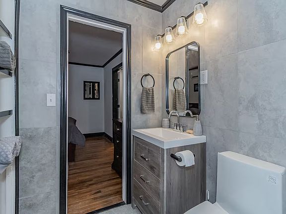 5th image of 3428 W 6th St #C