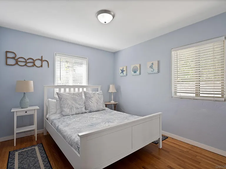 647 Loring St — Photo 13