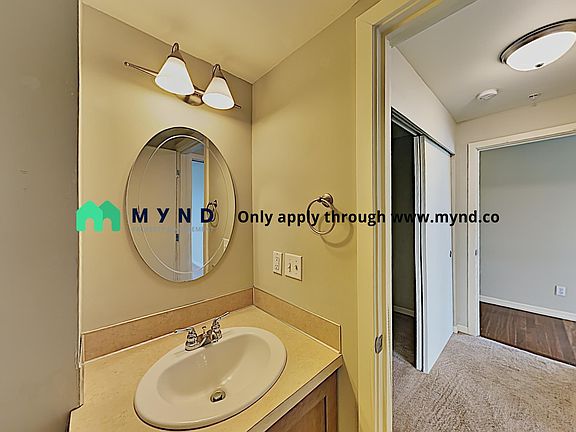 4th image of 815 S 9th St APT 403
