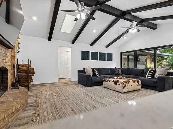 5th image of 3714 Twisted Oaks Dr