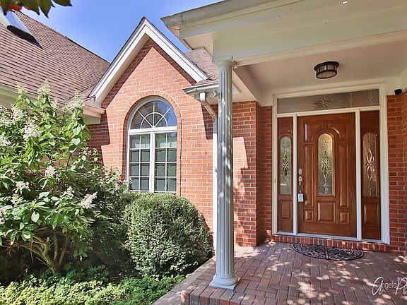 3rd image of 38690 N Oakcrest Ln