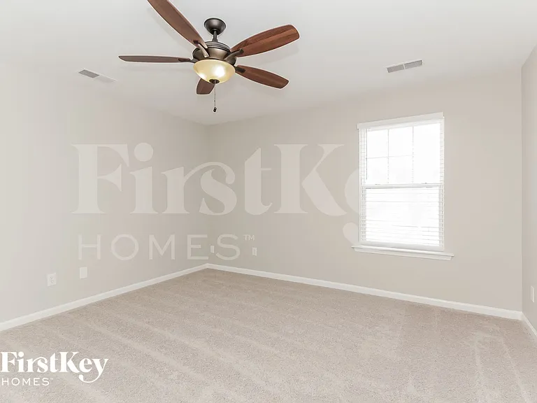 2607 Winding River Dr — Photo 9