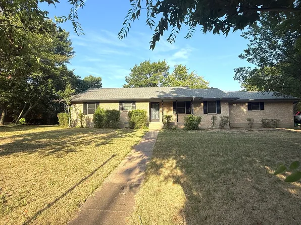 835 Hill City Dr, Duncanville, TX 75116