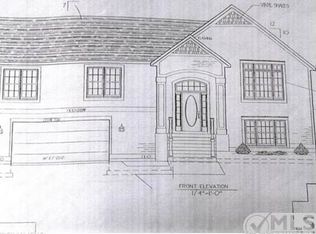 877 W Sternberg Rd, Norton Shores, MI