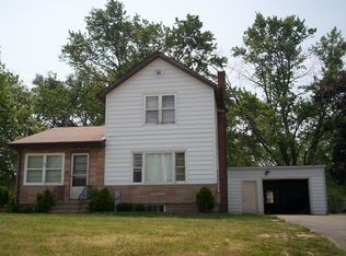 5703 Kenosha St, Richmond, IL 60071
