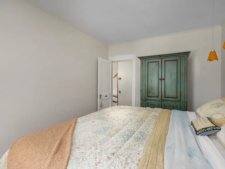 141 Coggeshall Ave — Photo 27
