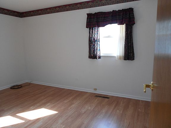 4th image of 1631 Paul Ave