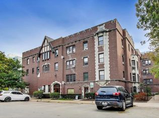 1103 Holly Ct APT 207, Oak Park, IL 60301
