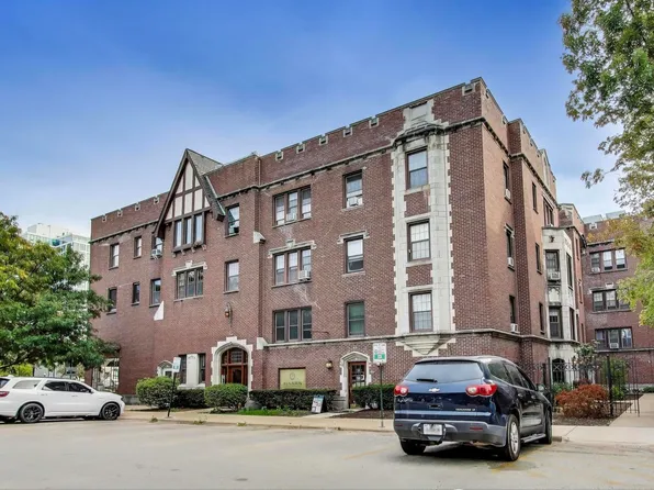 1103 Holly Ct APT 207, Oak Park, IL 60301