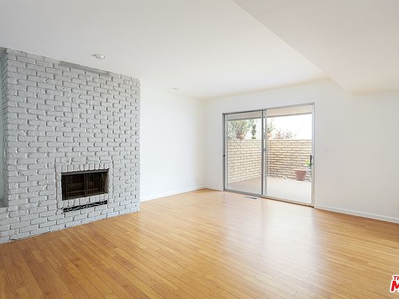 4th image of 4739 S La Villa Marina #C