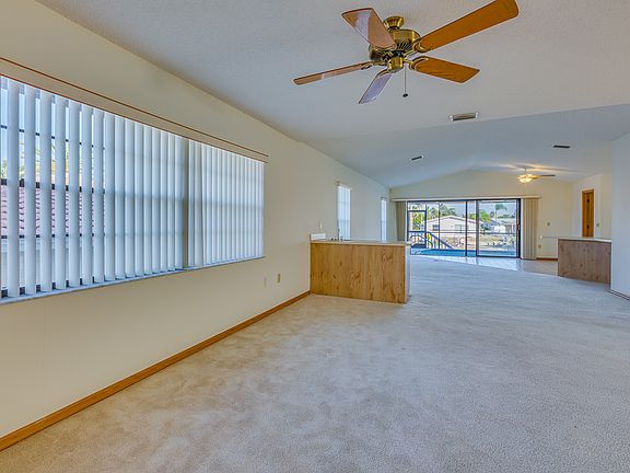 5th image of 5036 Blue Heron Dr