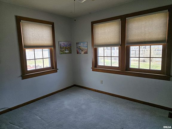 3rd image of 2136 Whittier Ave