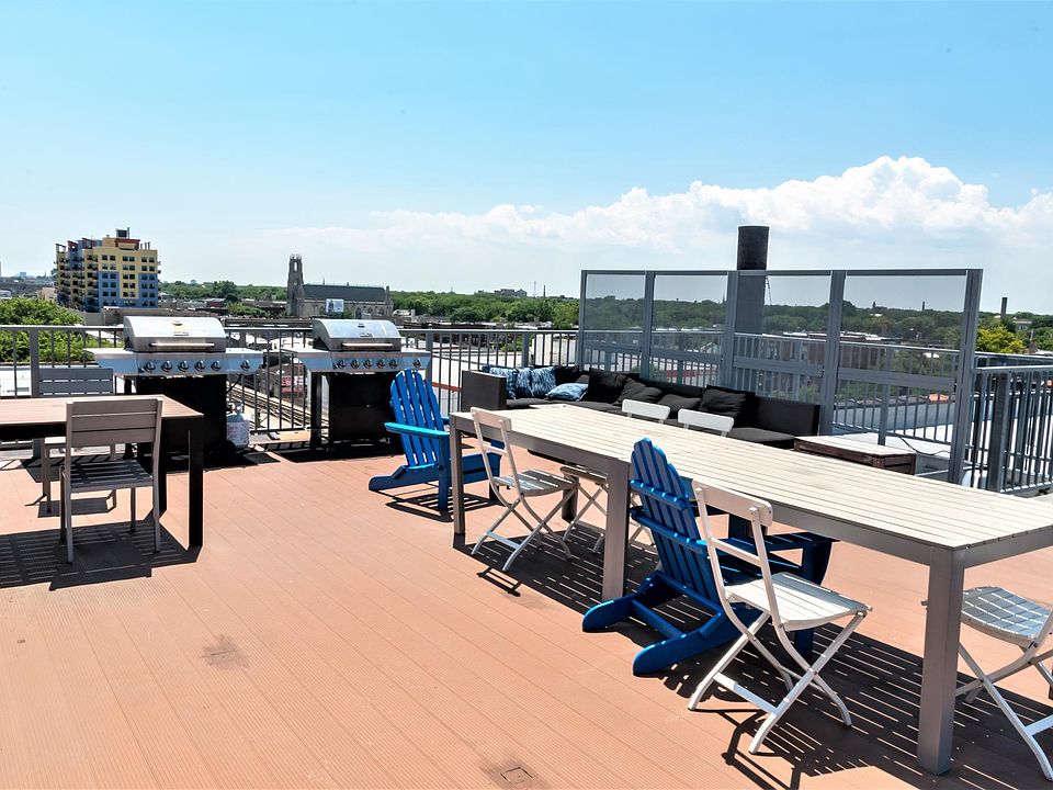 1st image of 5716 N Winthrop Ave #605