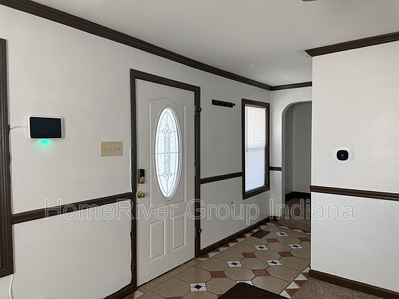 3rd image of 619 S Whitcomb Ave