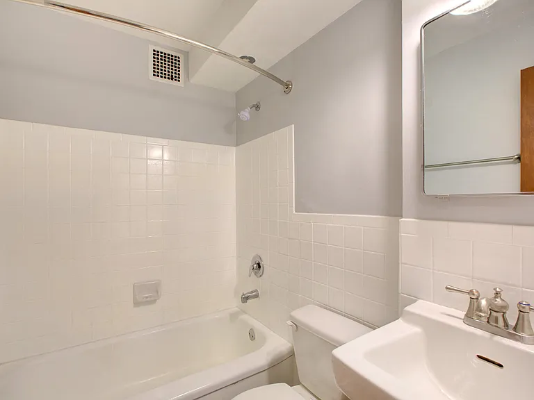 Kent Apartments — Photo 37