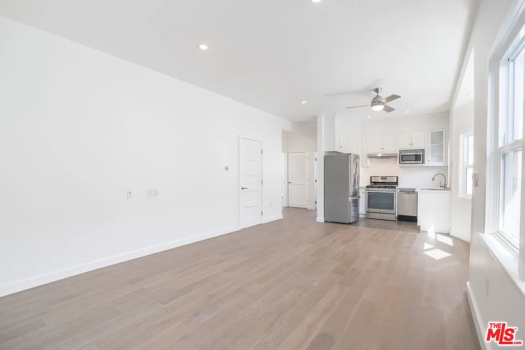 2 bed, 1.5 bath, $5,000 — Photo 1