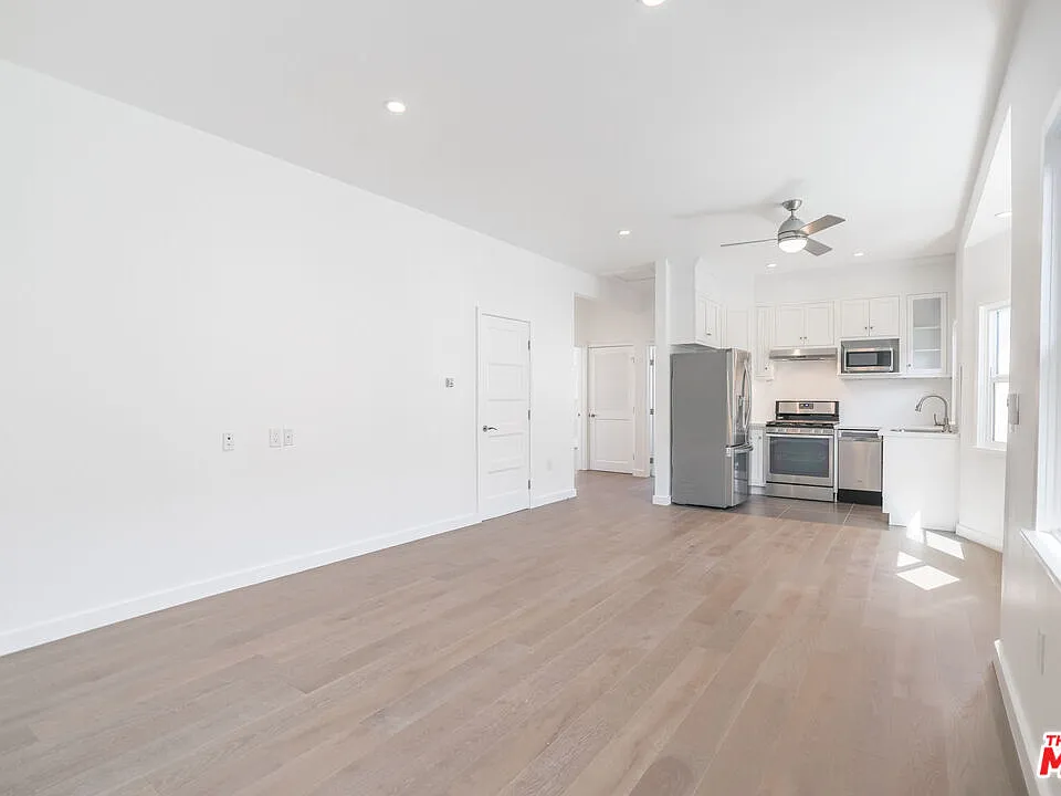 31 Breeze Ave #B