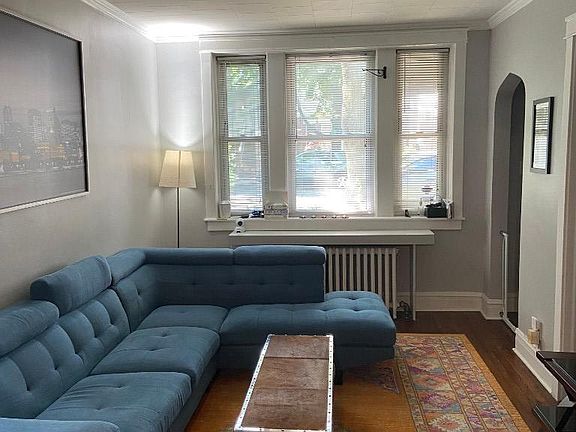 5th image of 1742 W School St #127