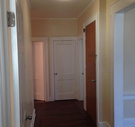 5th image of 330 S Clinton St
