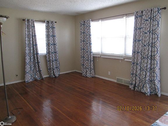 5th image of 611 E 18th St