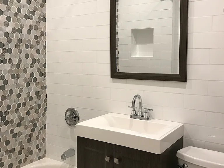 234 E 95th St #5 — Photo 5