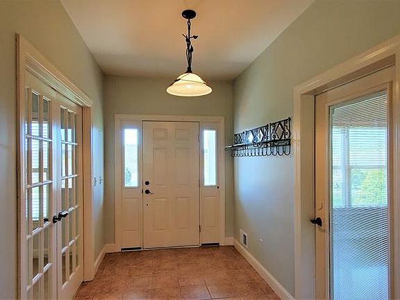 5th image of 2576 Honeysuckle Ln