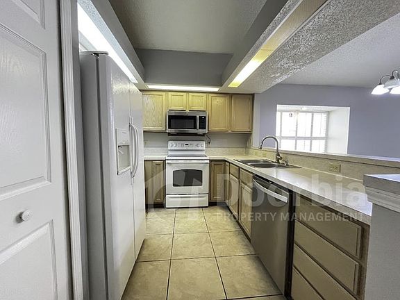 4th image of 1159 Radis Pl