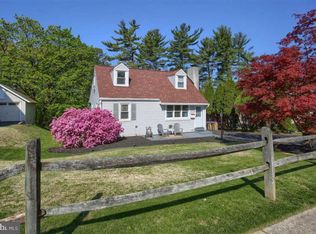 8 Woodhill Rd, Newtown Square, PA 19073