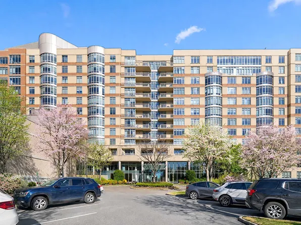 8100 River Road image 1 of 35